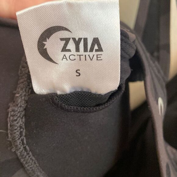 Zyia Active Black Forest Camo with Mesh Adjustable Sports Bra Small - Picture 5 of 6